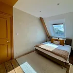 La Nocleg ze śniadaniem 4*