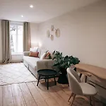 La 4*