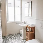 La 4*