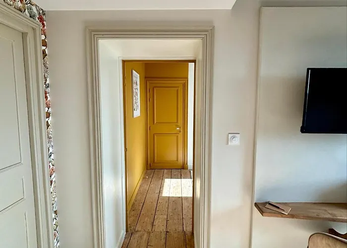 לינה וארוחת בוקר La 4*